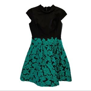 Oscar De La Renta - size 8 midi dress